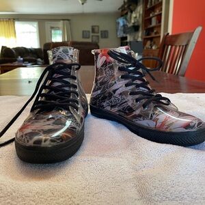 Patterned lace up rubber boots